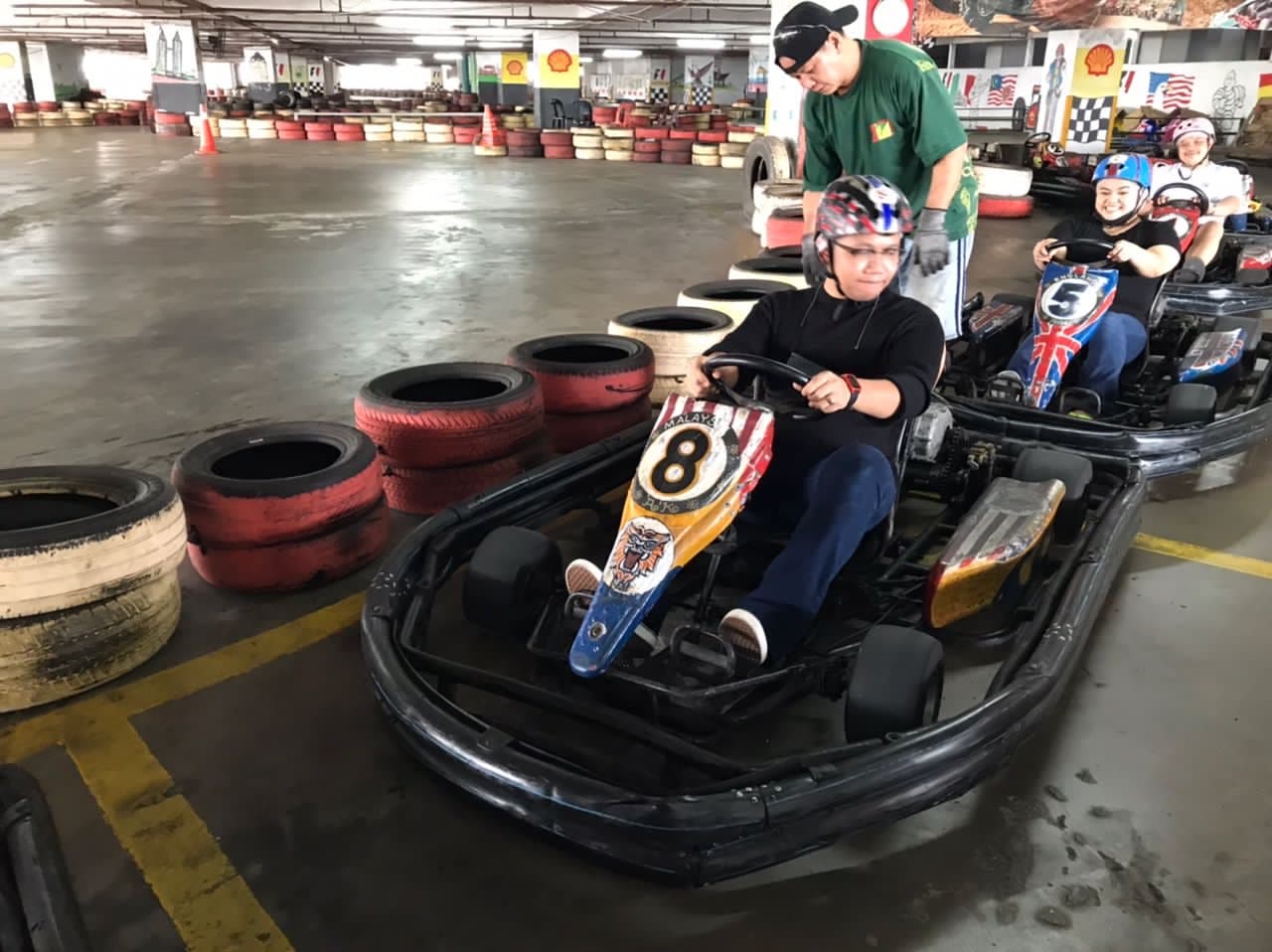 AK Extreme Motorsport Station team building