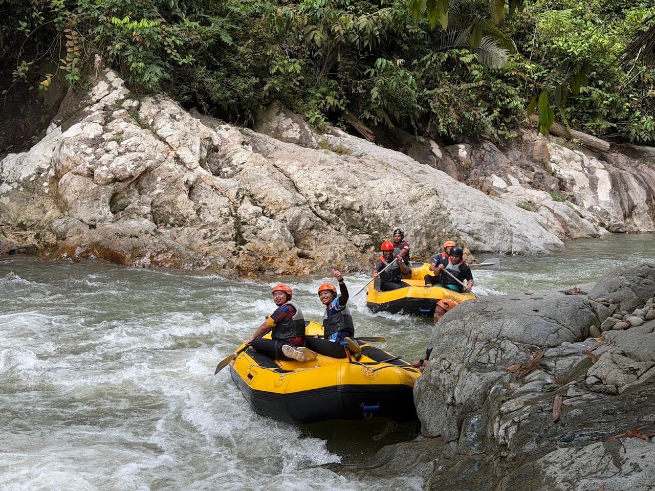 Gopeng White Water Rafting team building