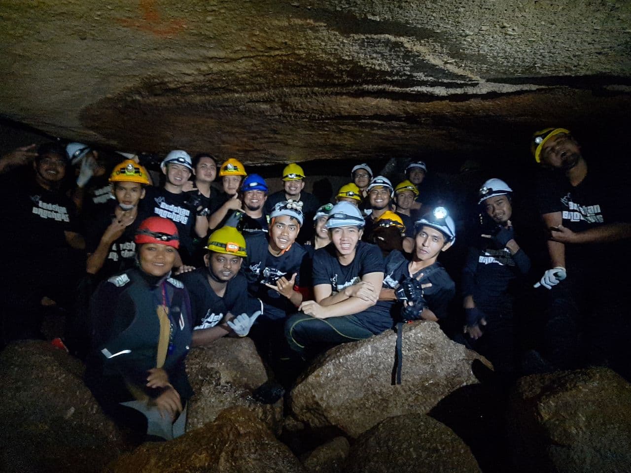 Gua Batu Maloi by RNR Adventures team building