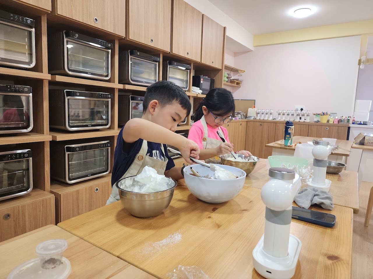 LUNA Kids - Learn. Play. Grow. team building