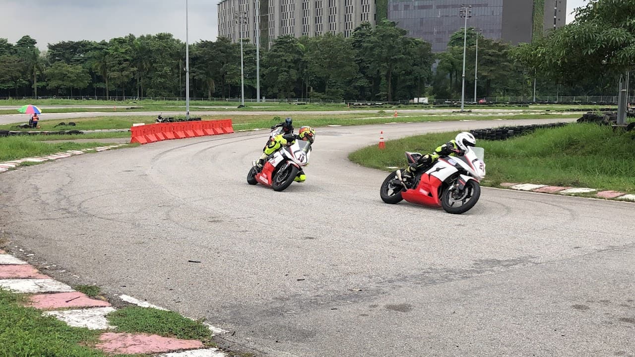 Speedway PLUS Karting Circuit team building