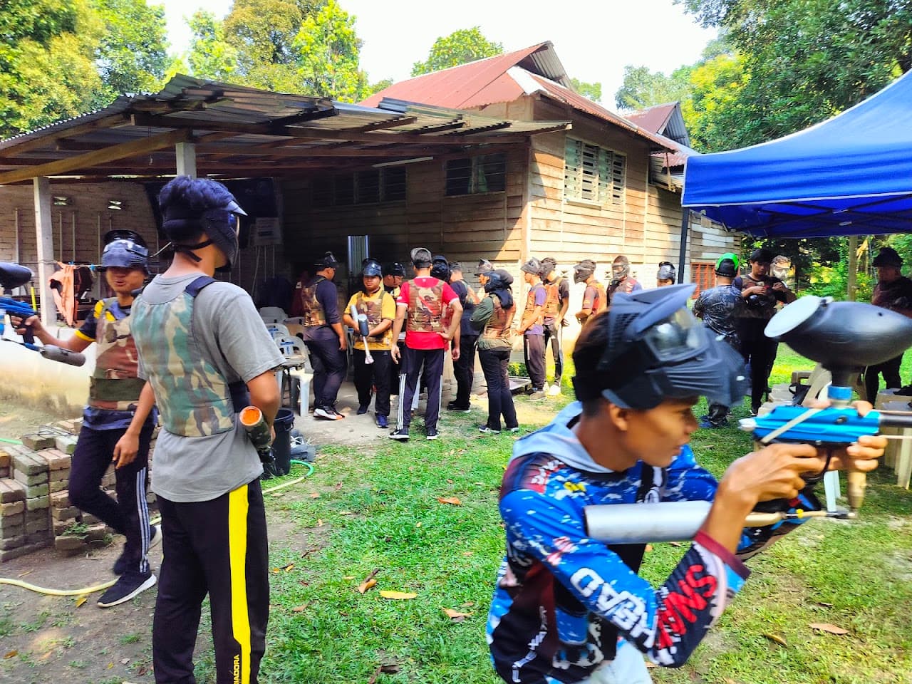 SPRX PAINTBALL team building