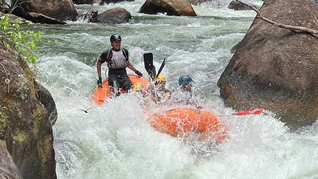 Water Rafting Kuala Kubu Bharu by Adrenx.my team building