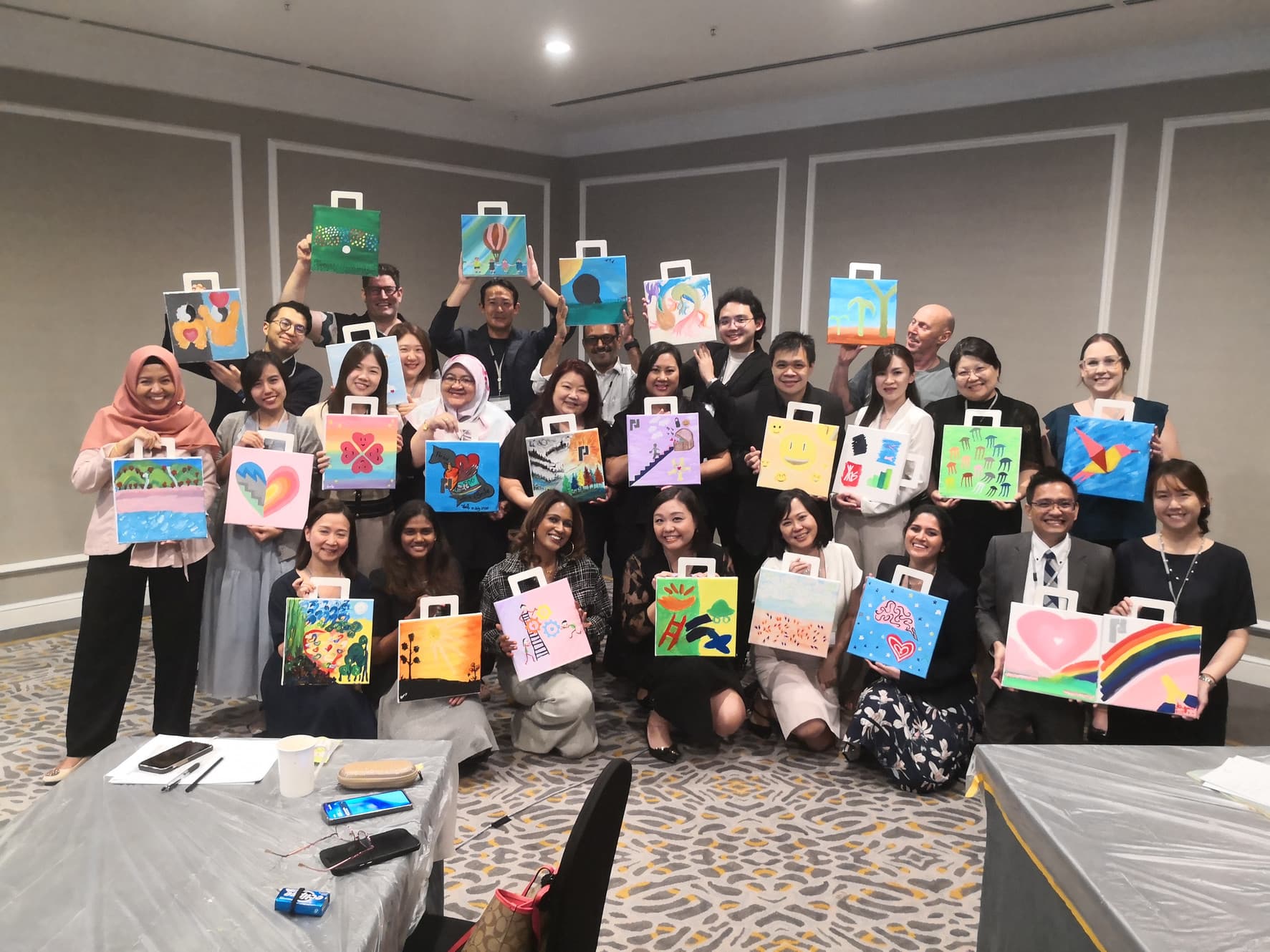 Yorokobi Art team building